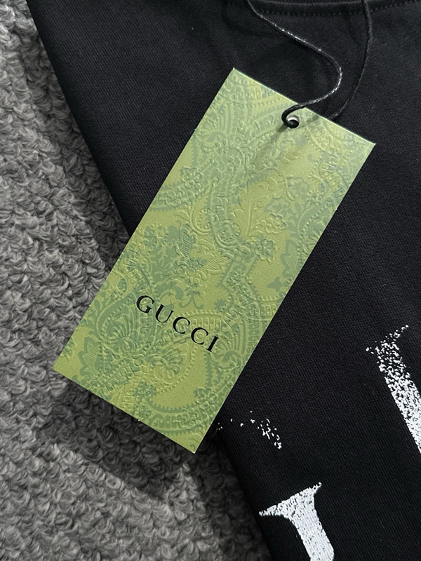 ブランドTシャツ角部分ディテール